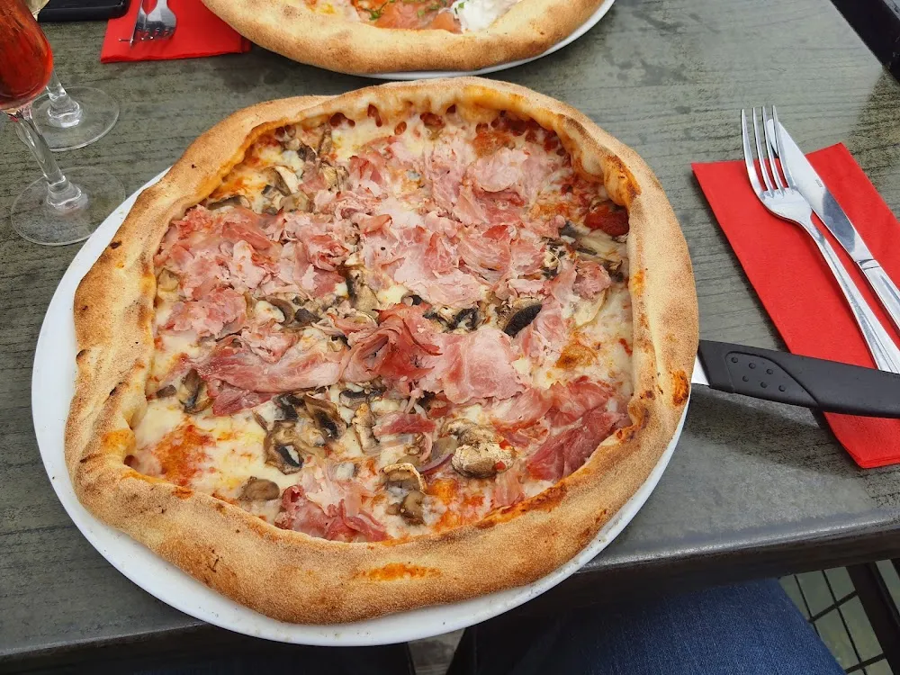 Pizza Regina